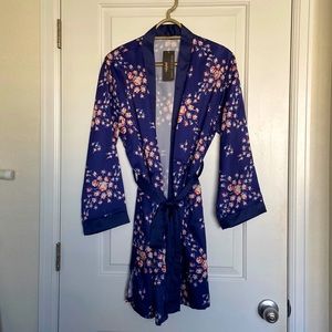 NWT Morgan Lane Navy Floral Satin Robe size S/M